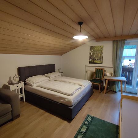 Garni Hattlerhof B&B Brunico Exterior foto