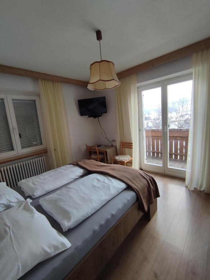 Garni Hattlerhof B&B Brunico Exterior foto